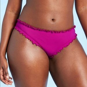 Women’s ruffle bikini bottoms! New with Tags!